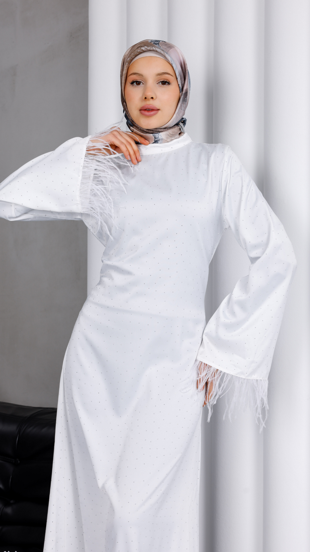 Taş Detaylı Saten Elbise-Beyaz