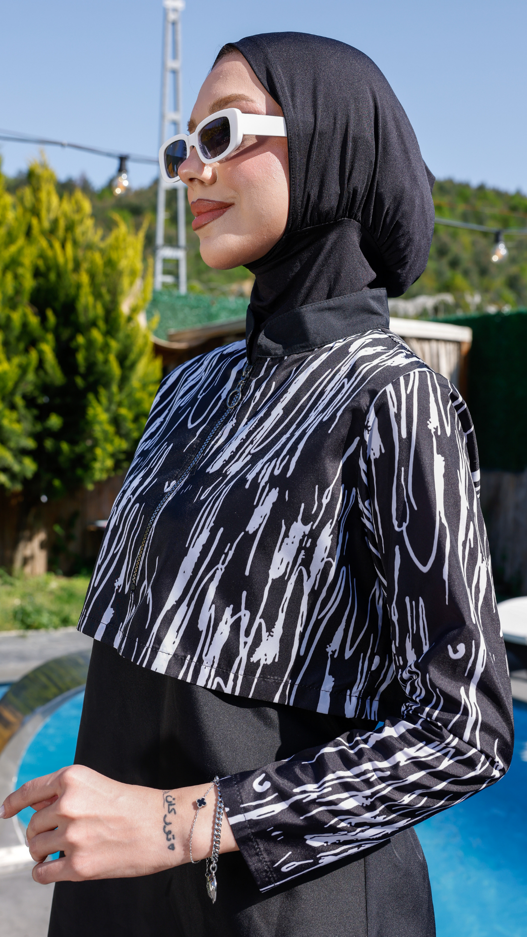 Tesettür Mayo - Dalgalı Beyaz Çizgi Desenli